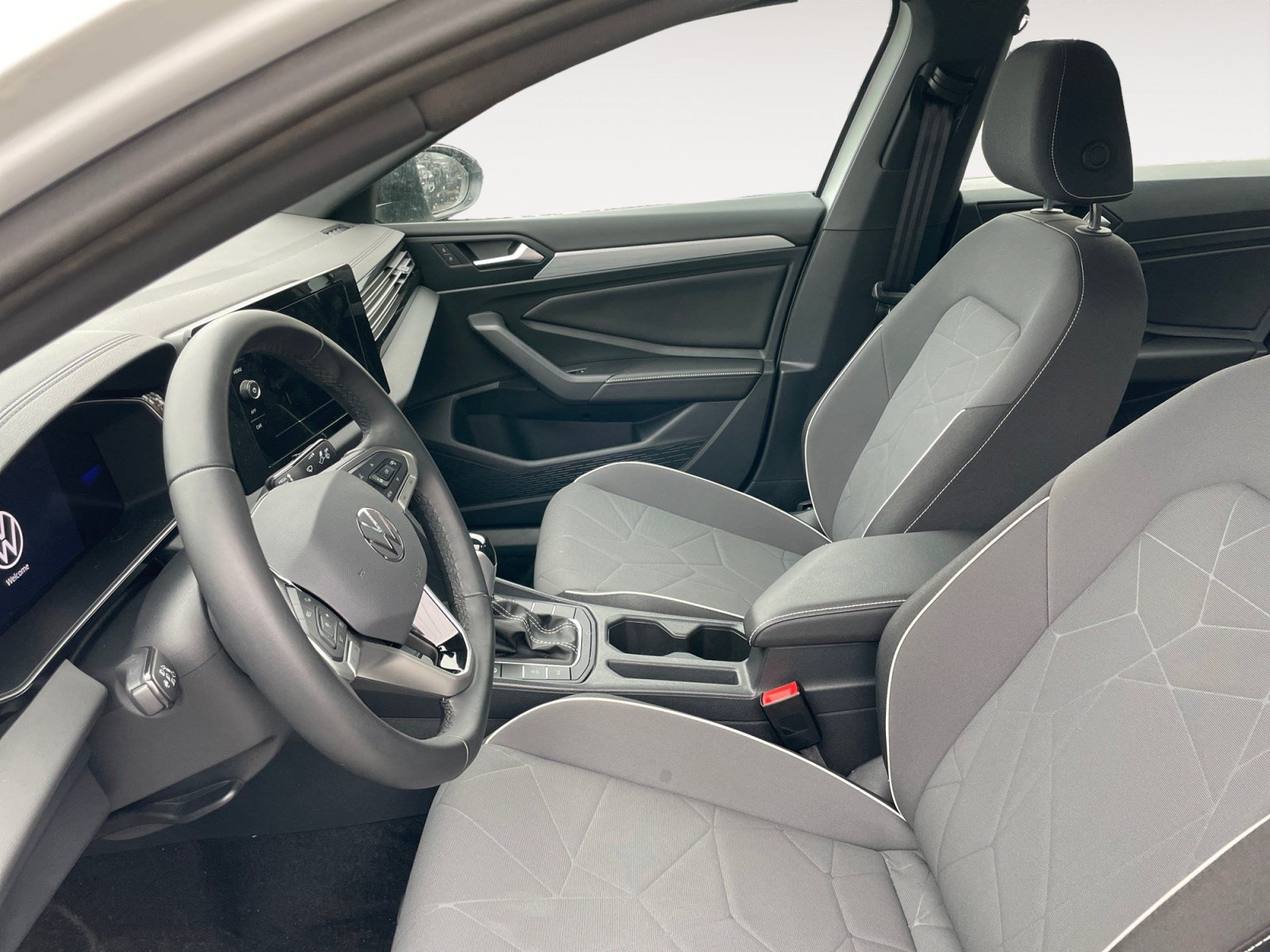Used 2025 Volkswagen Jetta Sport FWD image 9