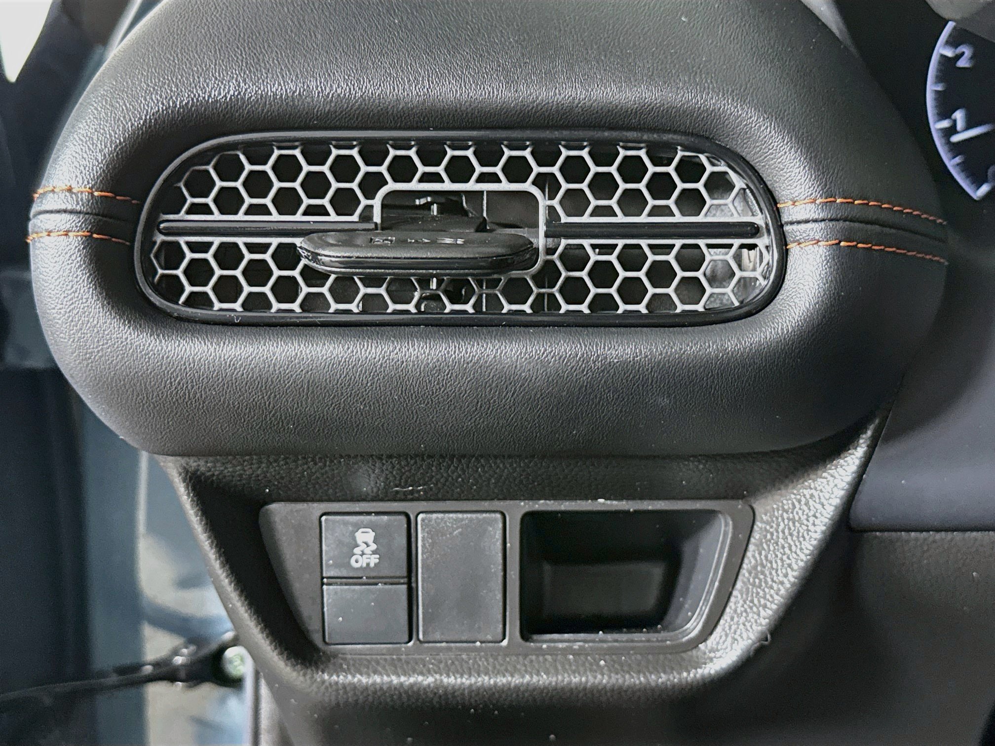 Certified 2025 Honda HR-V Sport image 9