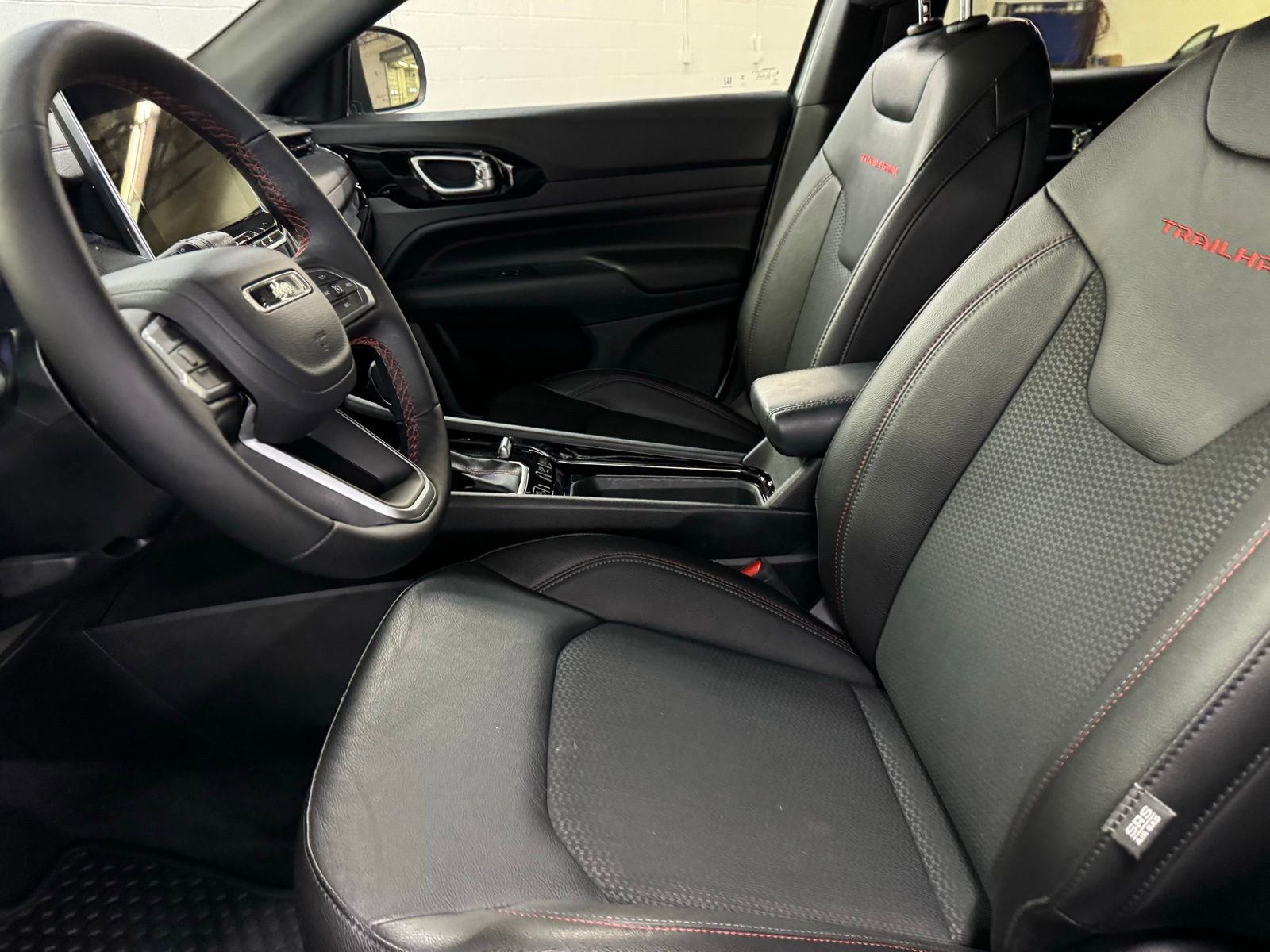 Used 2024 Jeep Compass Trailhawk w/ Trailhawk Convenience Group image 13