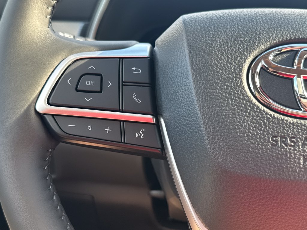 New 2026 Toyota Highlander Platinum AWD/4WD image 18