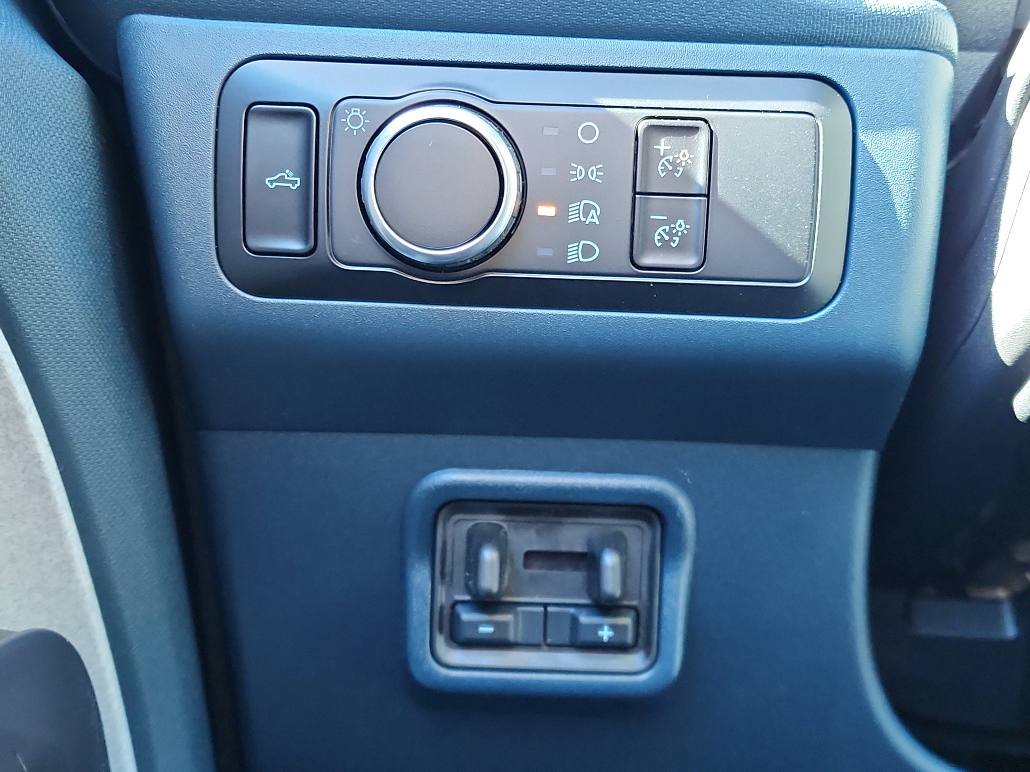 New 2025 Ford Maverick XLT w/ XLT Luxury Package image 14