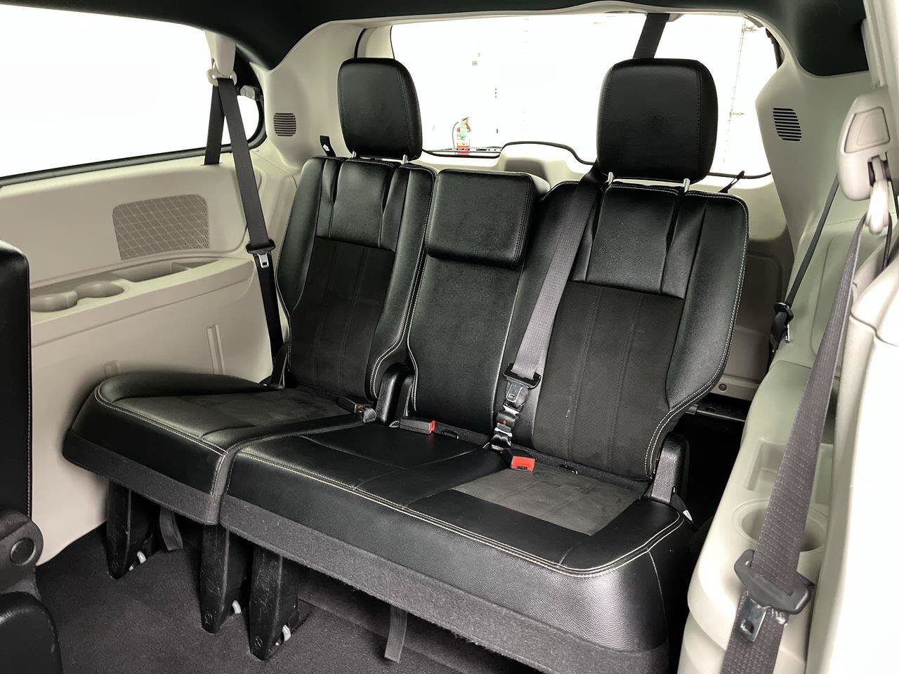 Used 2019 Dodge Grand Caravan SXT FWD image 12