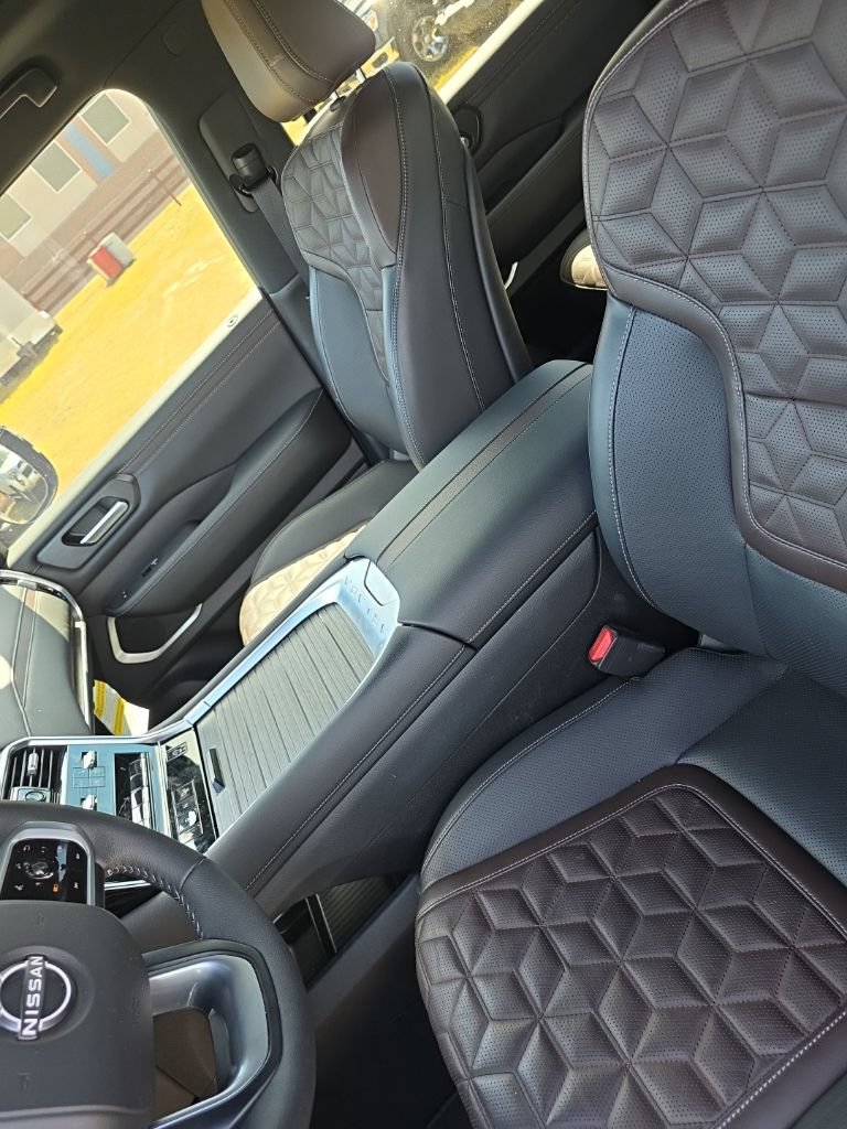Used 2025 Nissan Armada Platinum AWD/4WD image 9