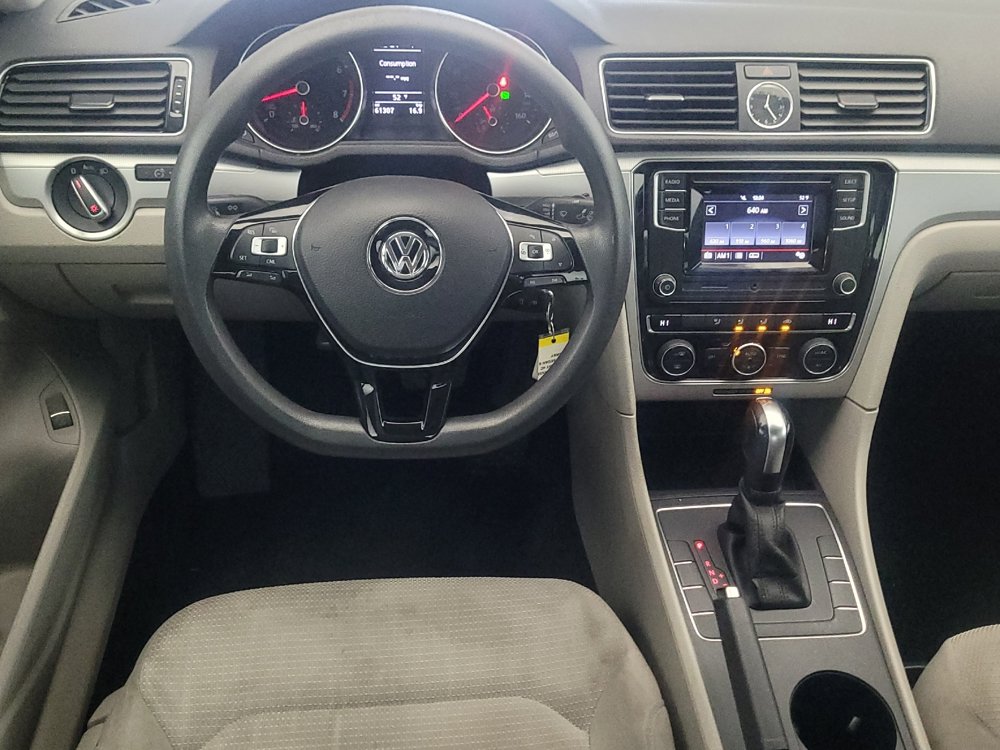 Used 2017 Volkswagen Passat 1.8T S FWD image 22