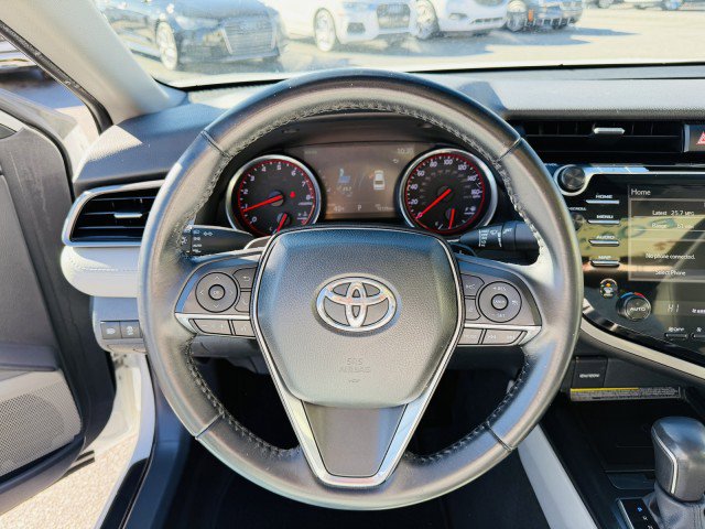 Used 2020 Toyota Camry XSE image 11
