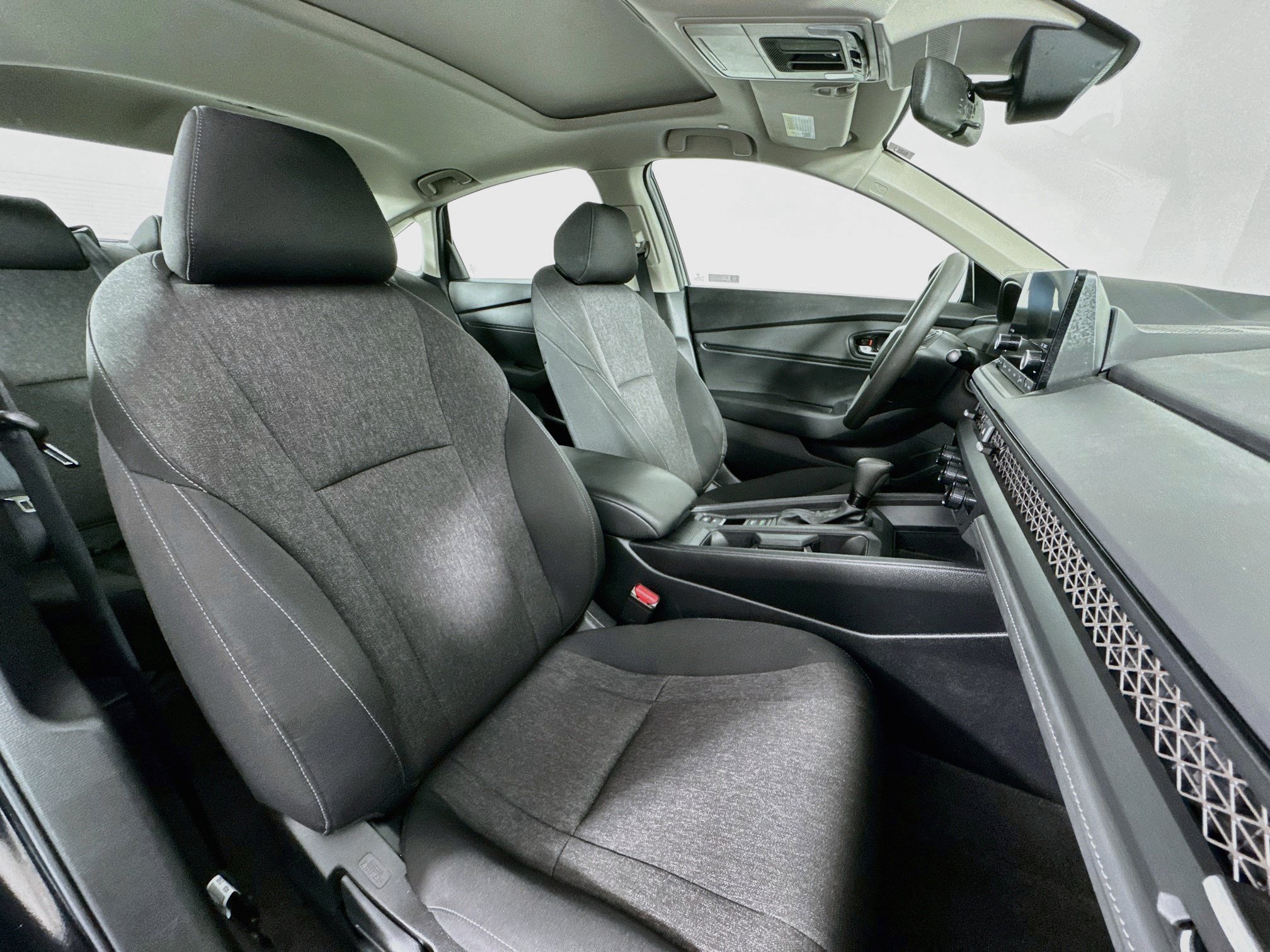 Certified 2025 Honda Accord SE image 28