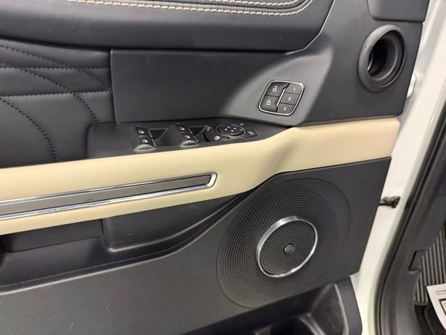 Used 2024 Ford Expedition Max Platinum AWD/4WD image 12