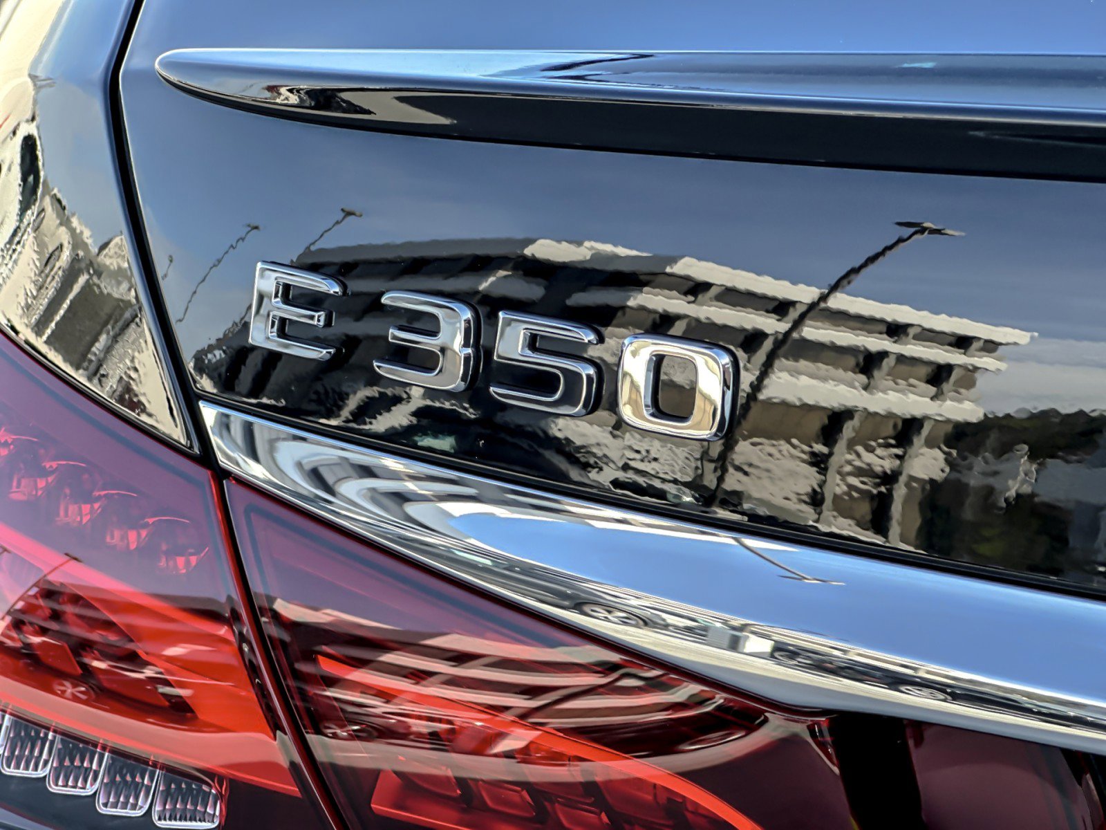 Used 2023 Mercedes-Benz E 350 4MATIC Sedan image 27