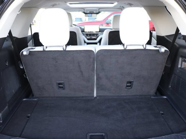 Used 2025 Ford Explorer Platinum w/ Ultimate Package AWD/4WD image 14