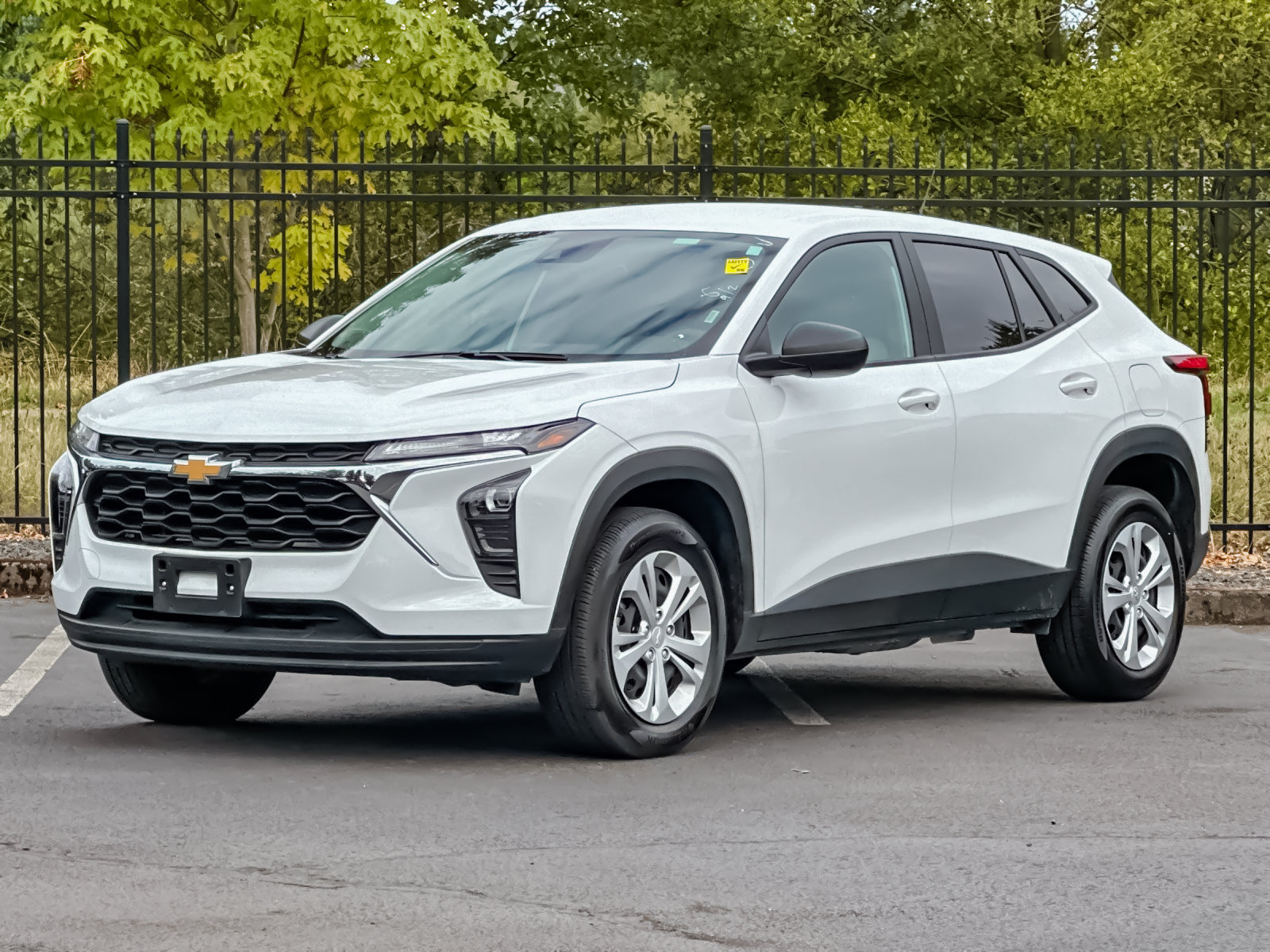 Used 2025 Chevrolet Trax LS FWD image 8