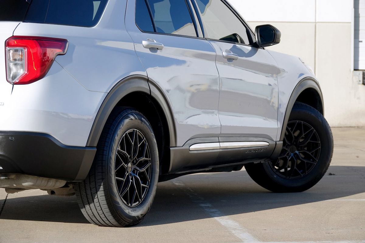 Used 2020 Ford Explorer XLT image 34