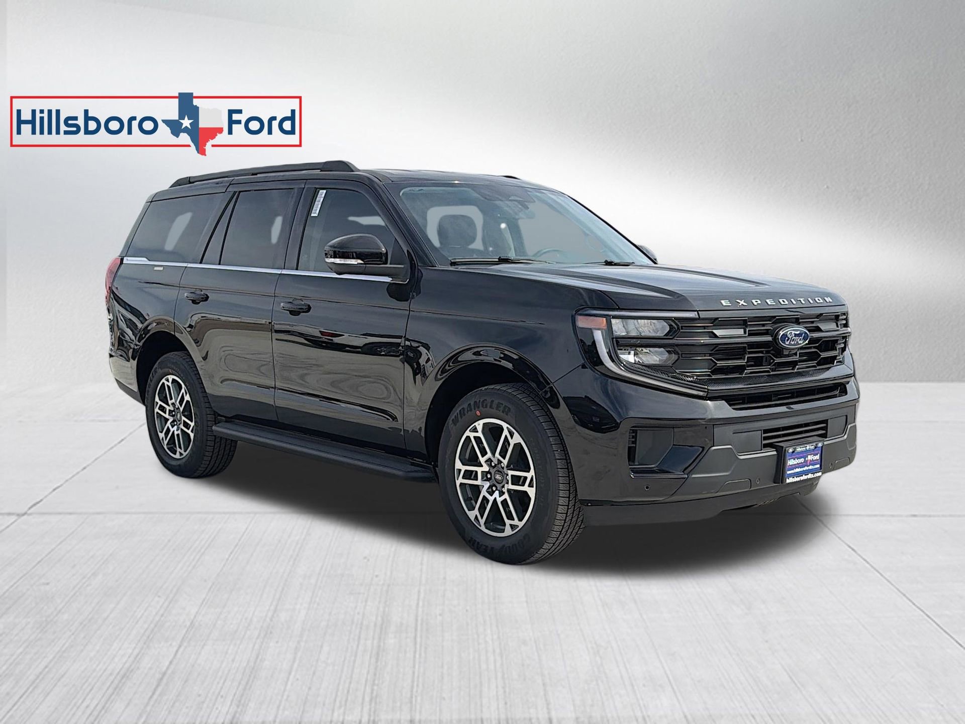 New 2026 Ford Expedition Active image 3