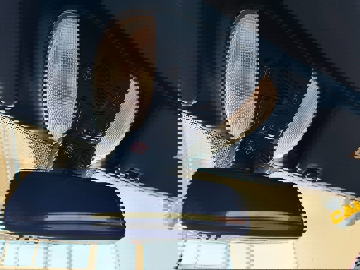 Used 2011 Mercedes-Benz SL 550 image 35