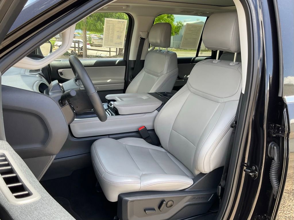 Used 2025 Ford Expedition Max Active AWD/4WD image 55