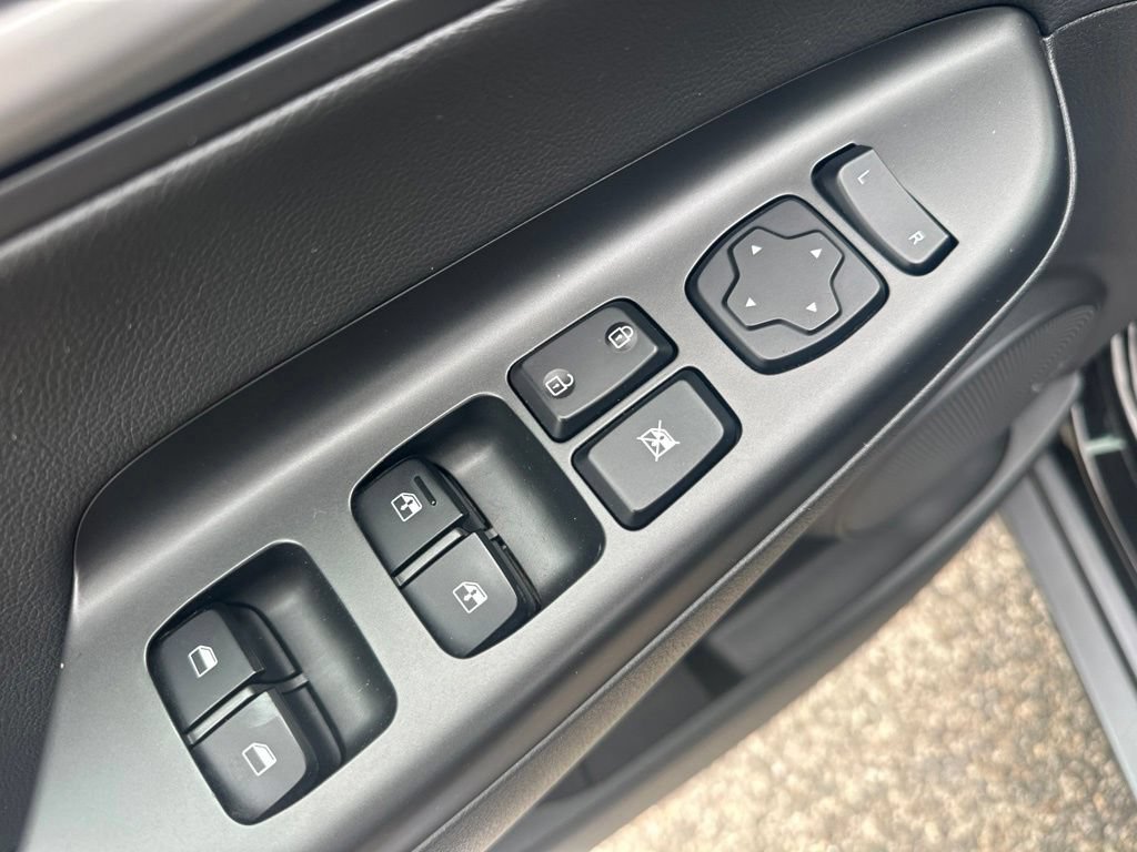Used 2019 Hyundai Kona Ultimate FWD image 16