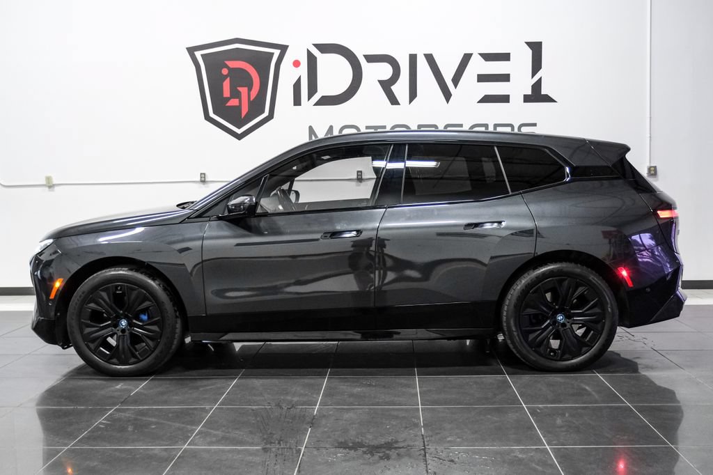 Used 2024 BMW iX xDrive50 w/ Sport Package AWD/4WD image 12
