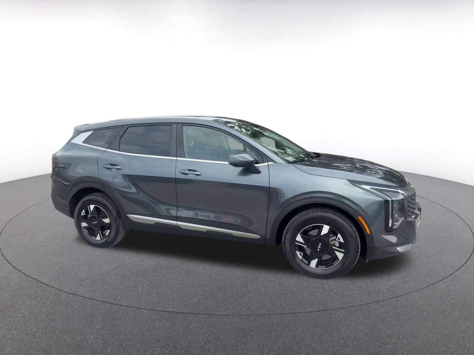 Used 2026 Kia Sportage LX AWD/4WD image 2