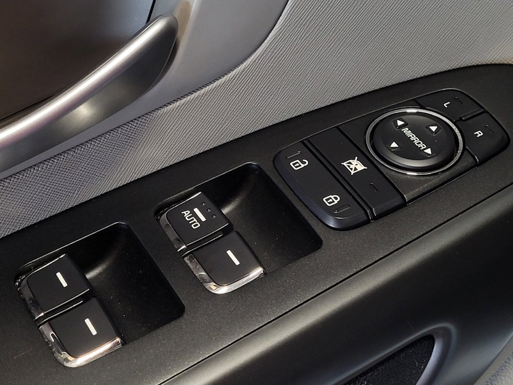 Used 2019 Kia Sedona EX FWD image 27