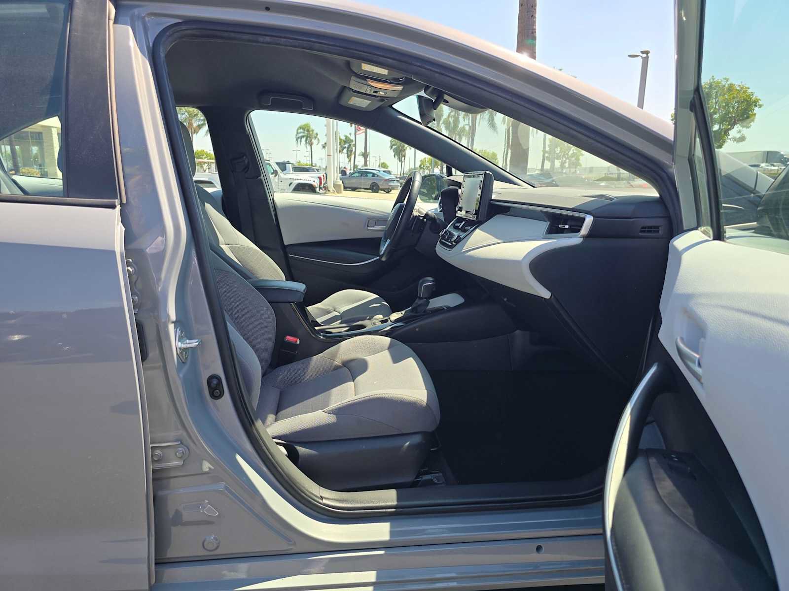Used 2022 Toyota Corolla SE w/ Carpet Mat Package (TMS) FWD image 10