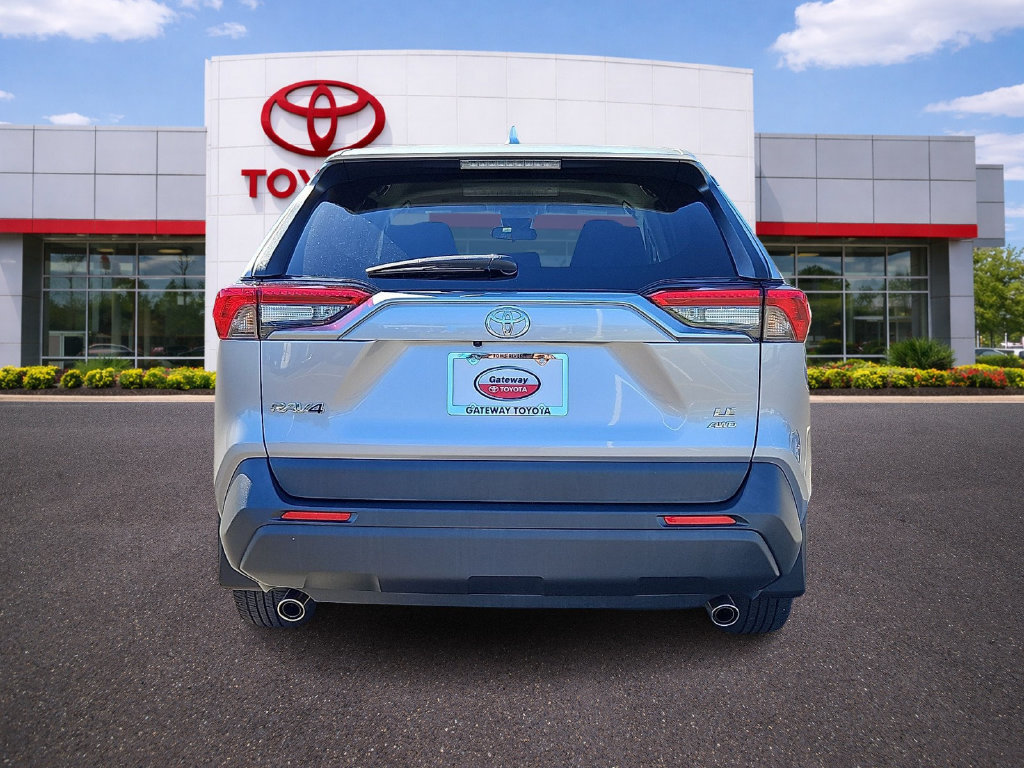 Certified 2023 Toyota RAV4 LE AWD/4WD image 6
