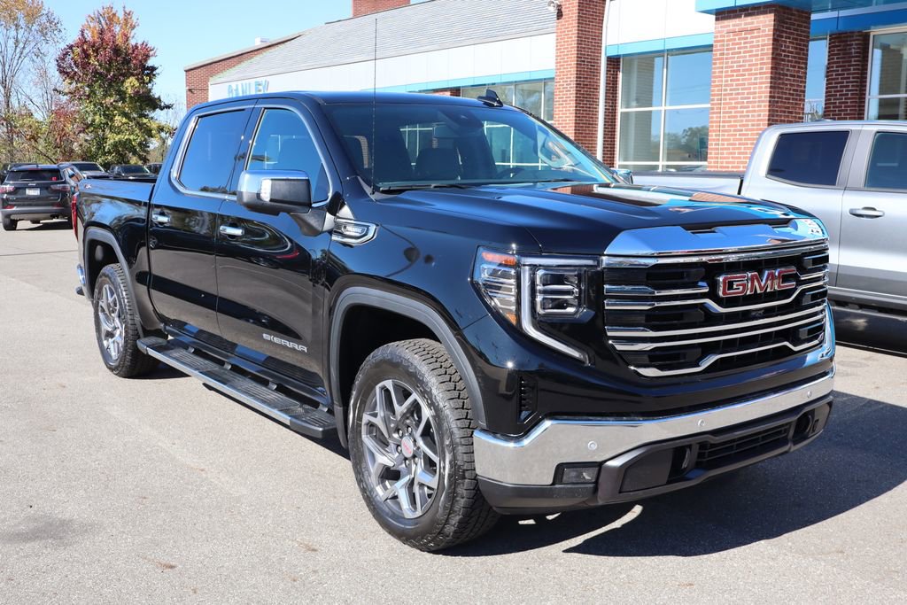 Used 2025 GMC Sierra 1500 SLT w/ SLT Premium Plus Package image 4