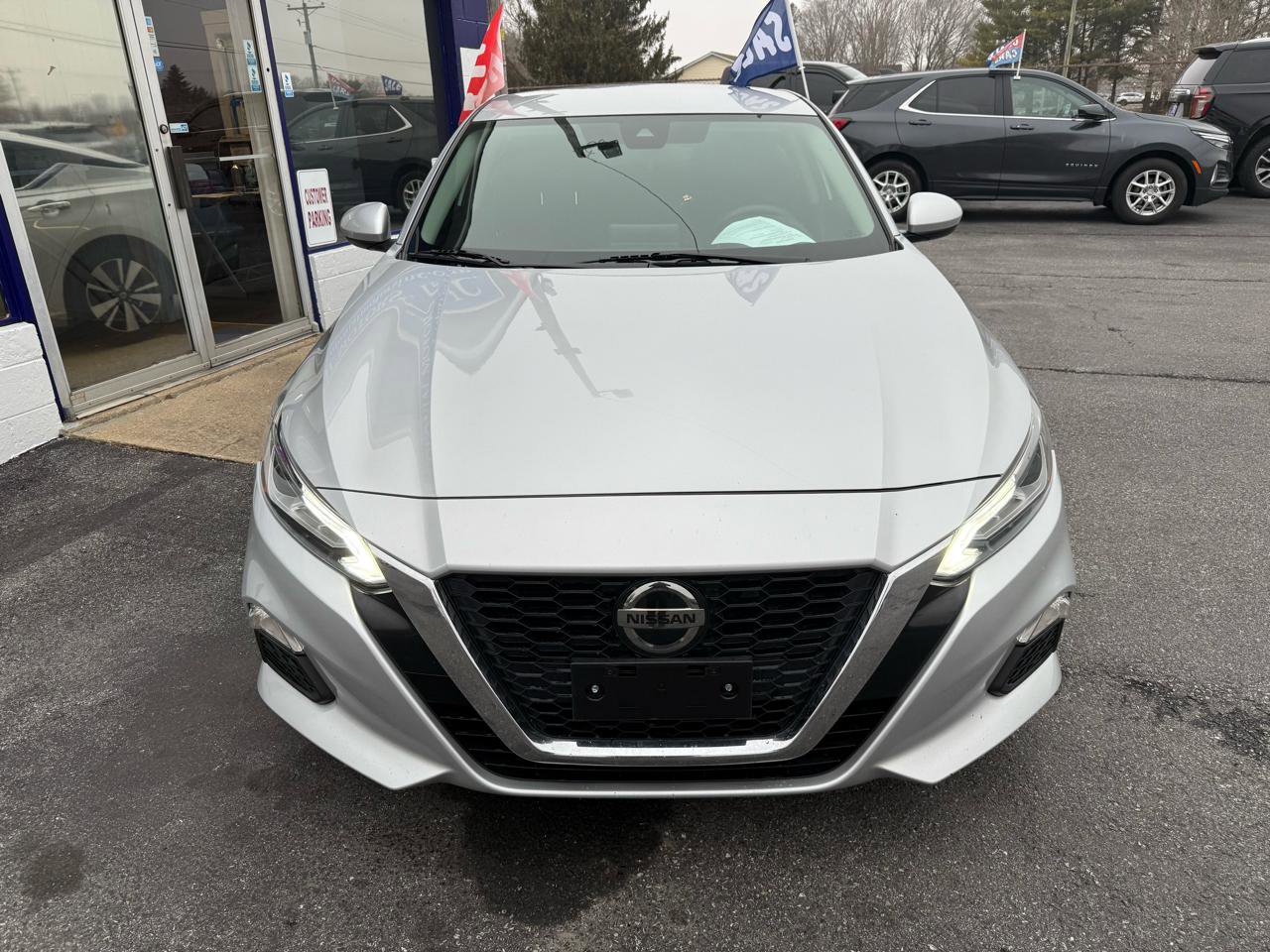 Used 2022 Nissan Altima 2.5 SV image 2