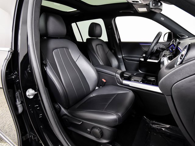 Used 2022 Mercedes-Benz EQB 300 4MATIC image 34