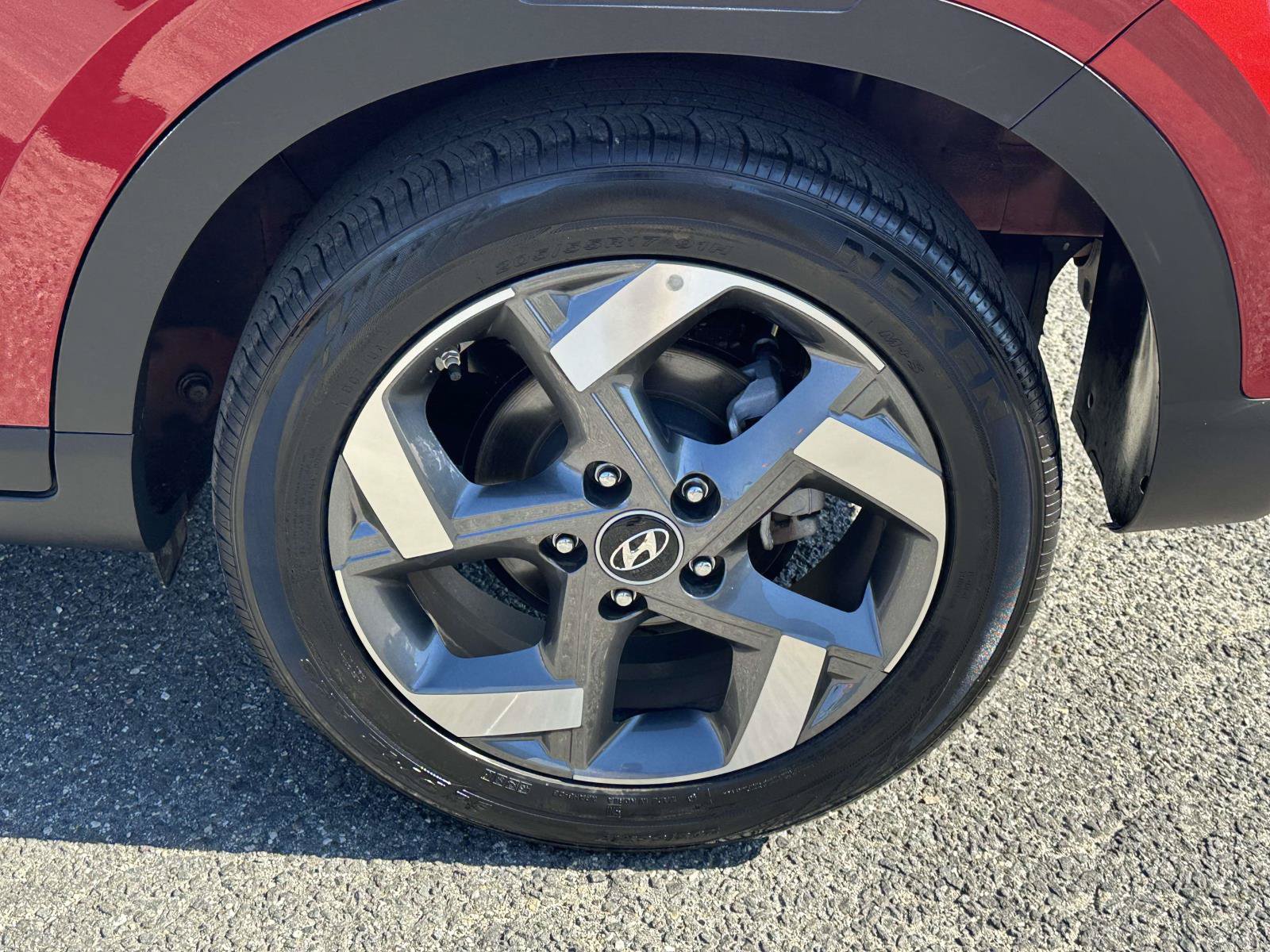 Used 2025 Hyundai Venue SEL FWD image 36