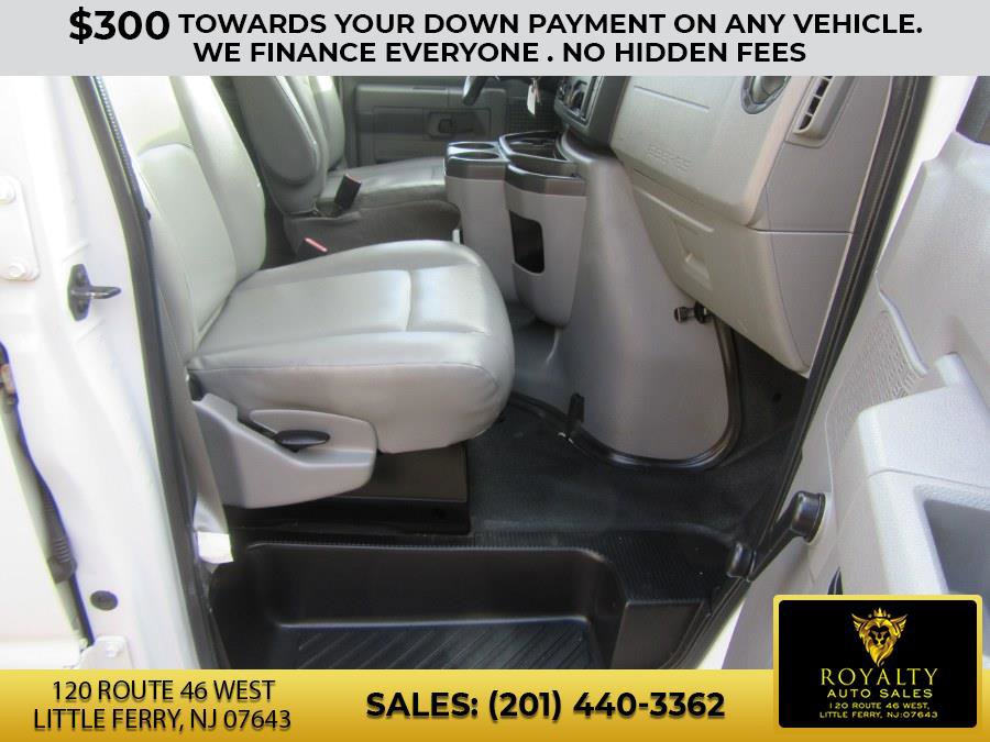 Used 2011 Ford E-150 and Econoline 150 E-150 XLT image 31