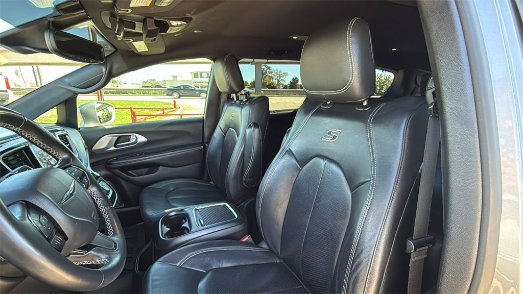 Used 2020 Chrysler Pacifica Touring-L Plus image 14