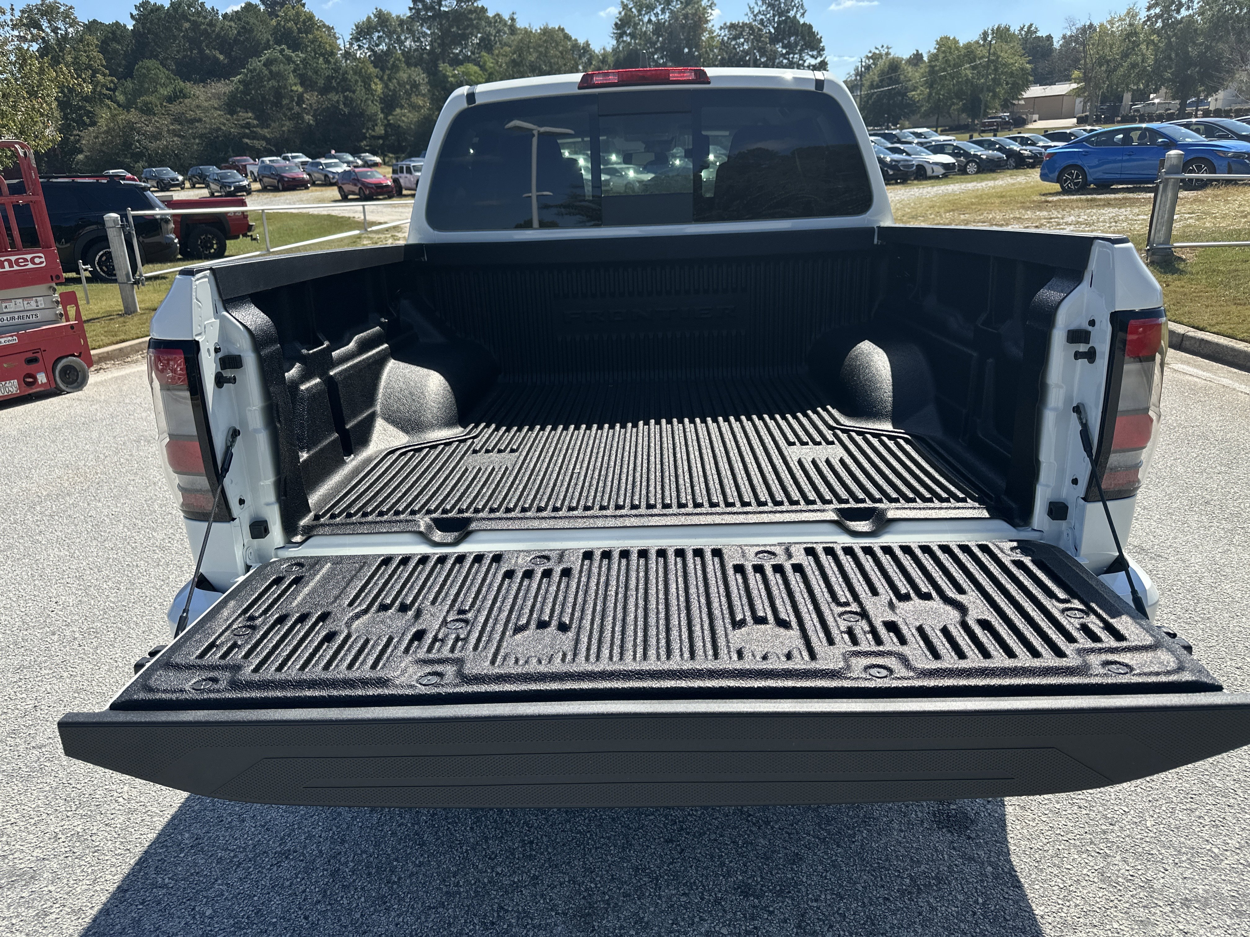 New 2026 Nissan Frontier SV w/ Tow Package image 18