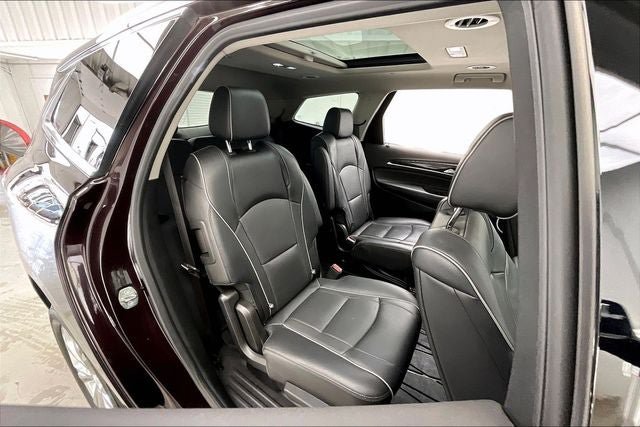 Used 2020 Buick Enclave Avenir w/ Avenir Technology Package AWD/4WD image 19