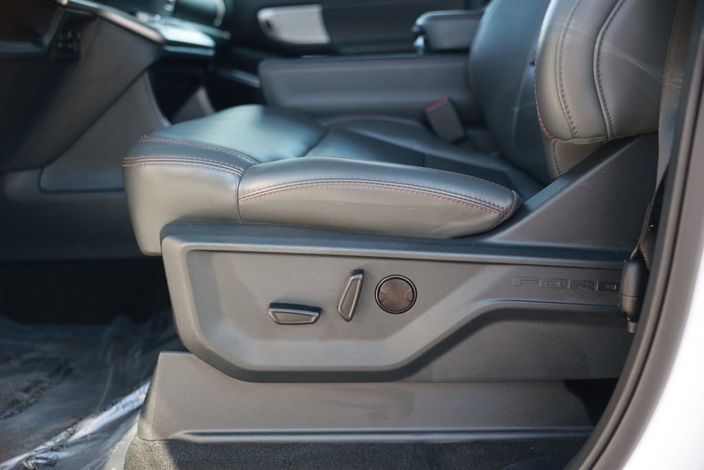 Used 2025 Ford Expedition Active image 19