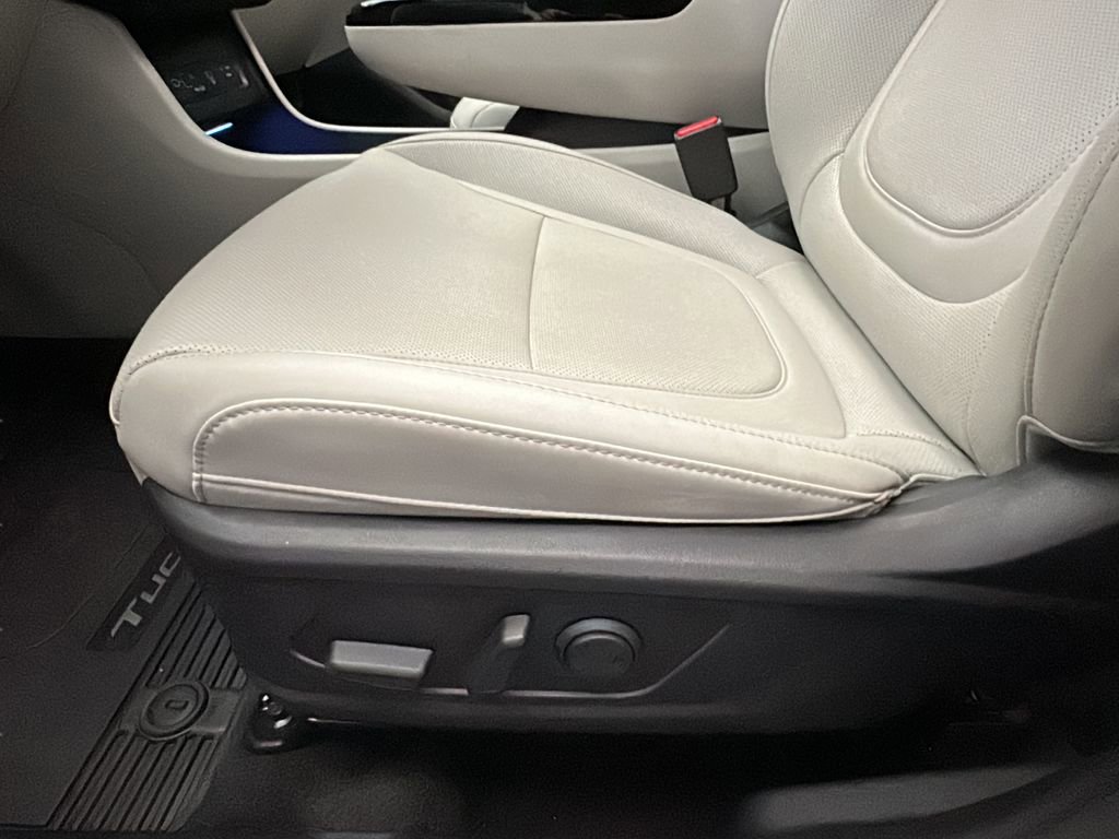 Certified 2025 Hyundai Tucson SEL image 10