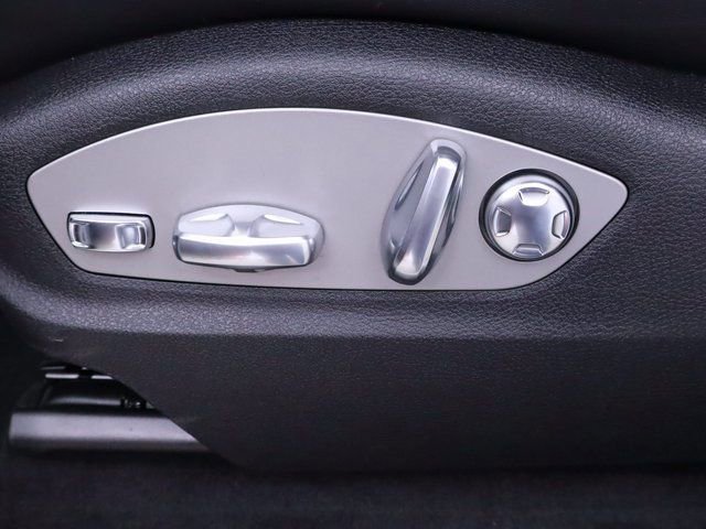 New 2025 Porsche Macan Turbo image 18