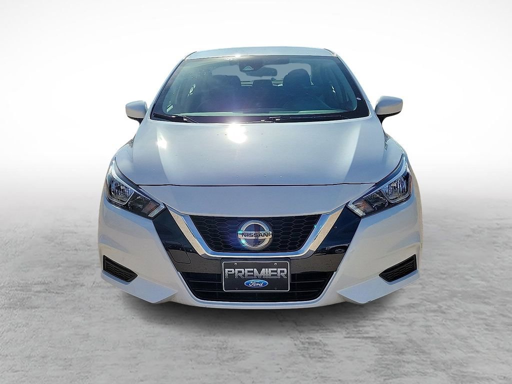 Used 2022 Nissan Versa SV FWD image 3