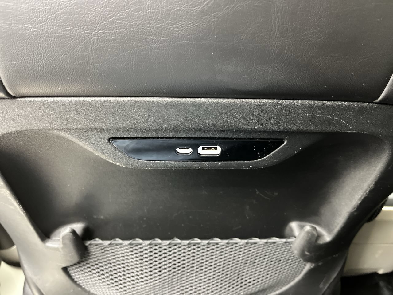Used 2024 Chrysler Pacifica Touring-L FWD image 12