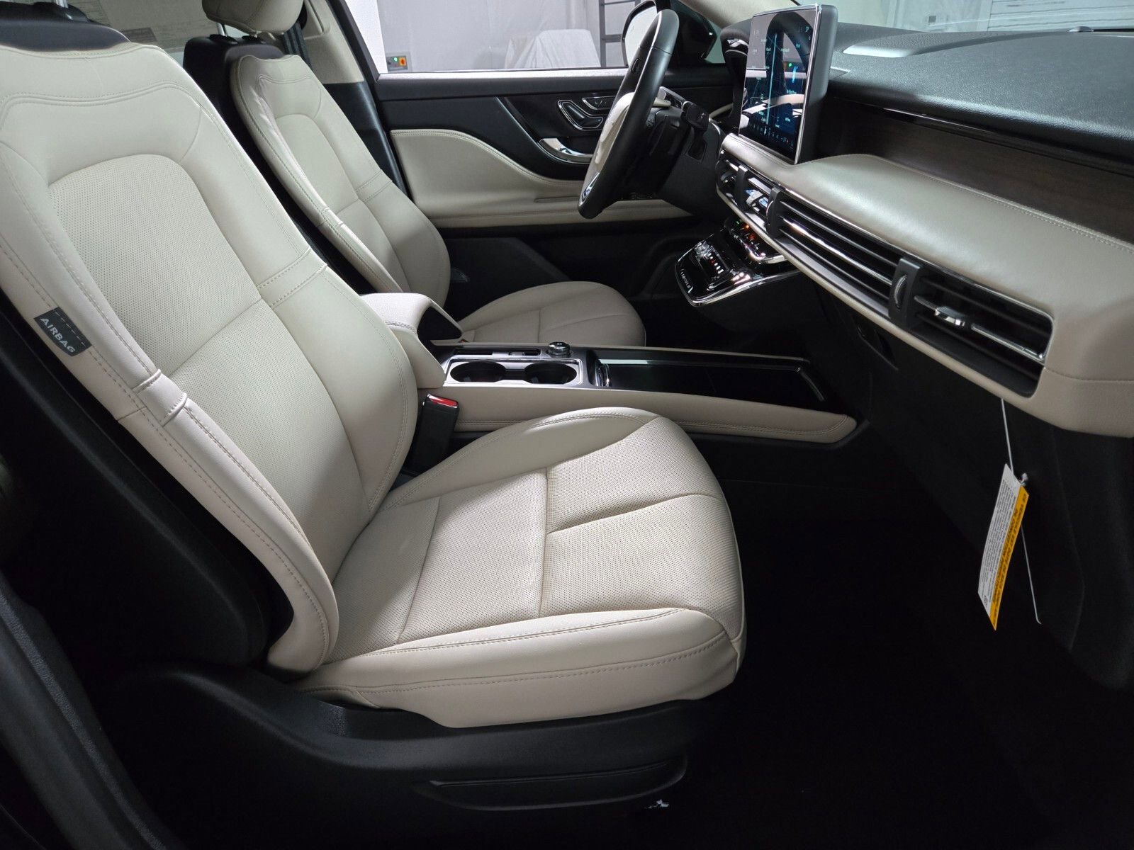 New 2026 Lincoln Corsair Grand Touring image 19