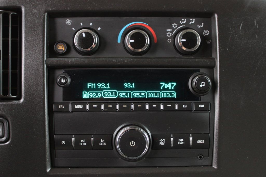 Used 2020 Chevrolet Express 3500 w/ Driver Convenience Package RWD image 29