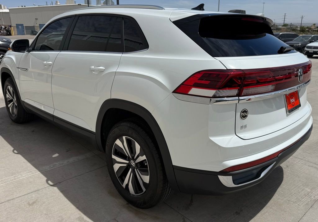 Used 2025 Volkswagen Atlas Cross Sport SE FWD image 7
