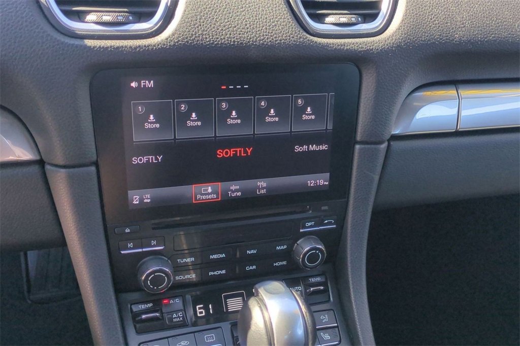 Used 2018 Porsche 718 Boxster image 32