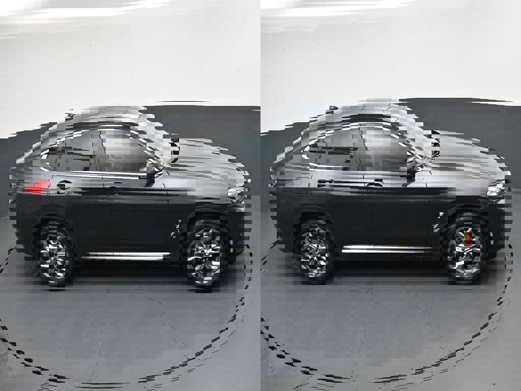 Used 2025 BMW X4 xDrive30i image 19