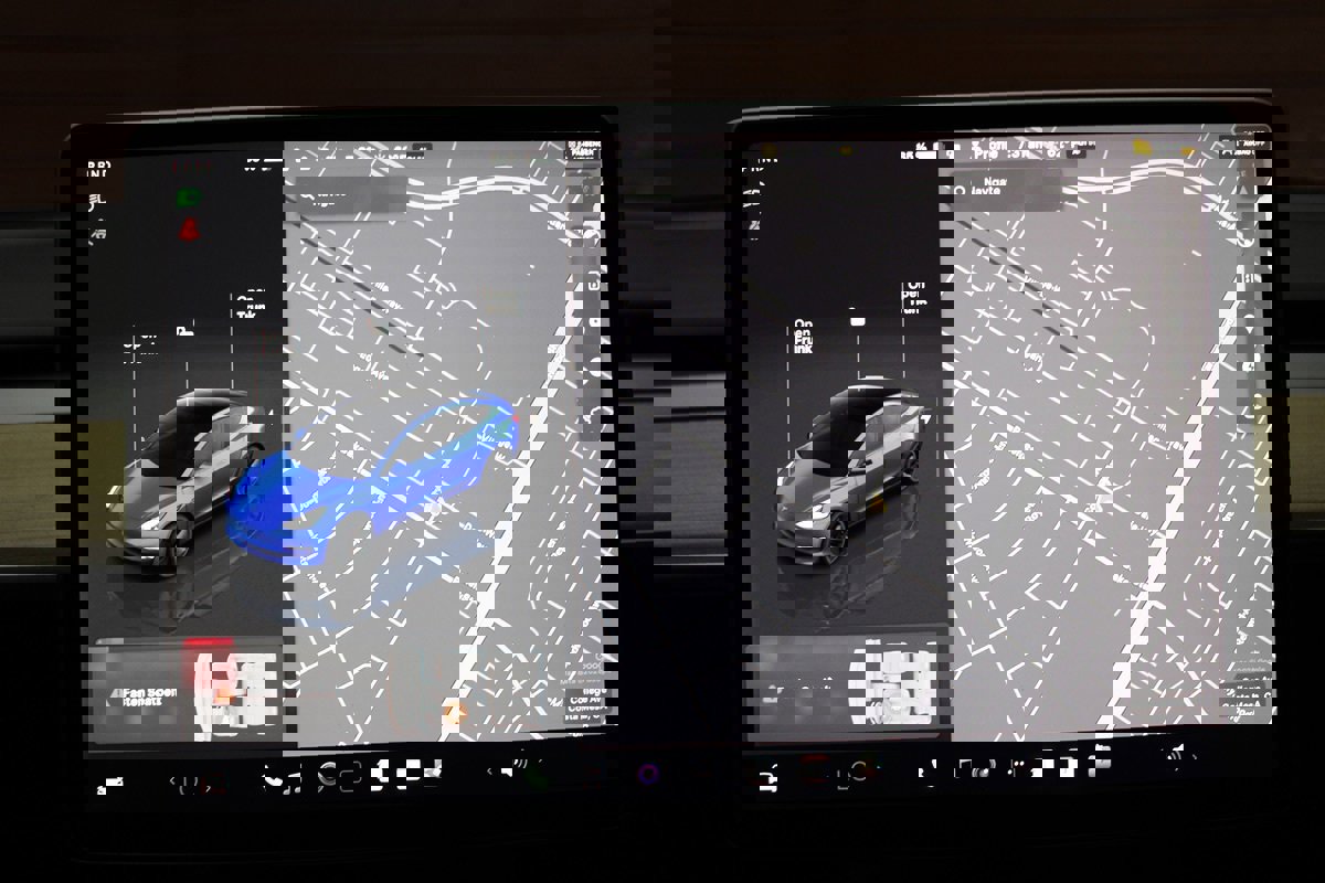 Used 2023 Tesla Model 3 Standard Range image 25