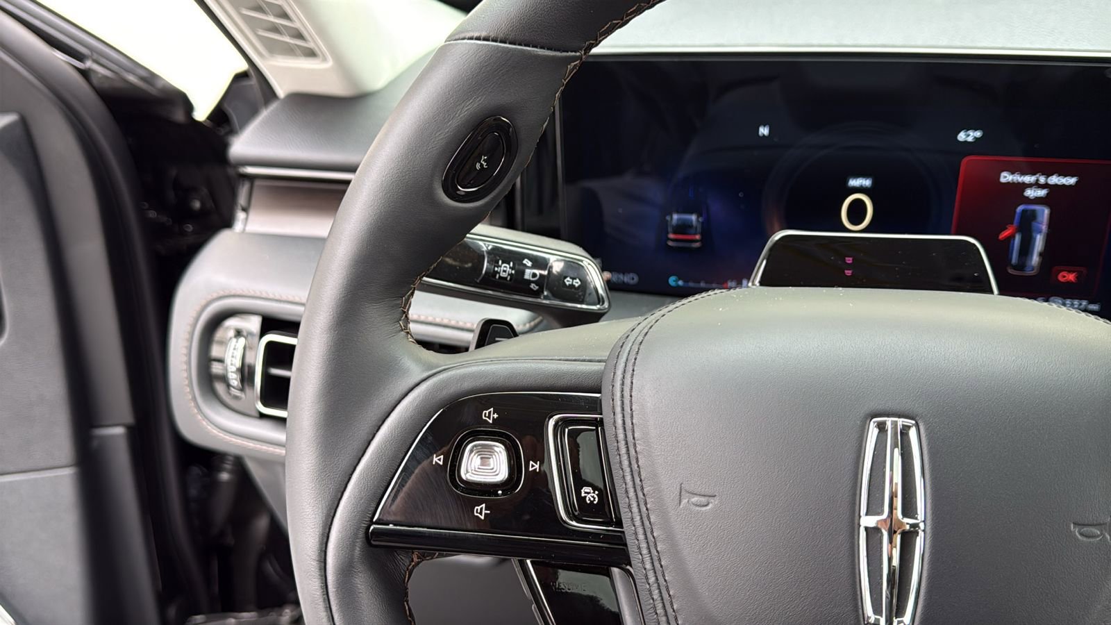 New 2026 Lincoln Aviator Reserve image 29