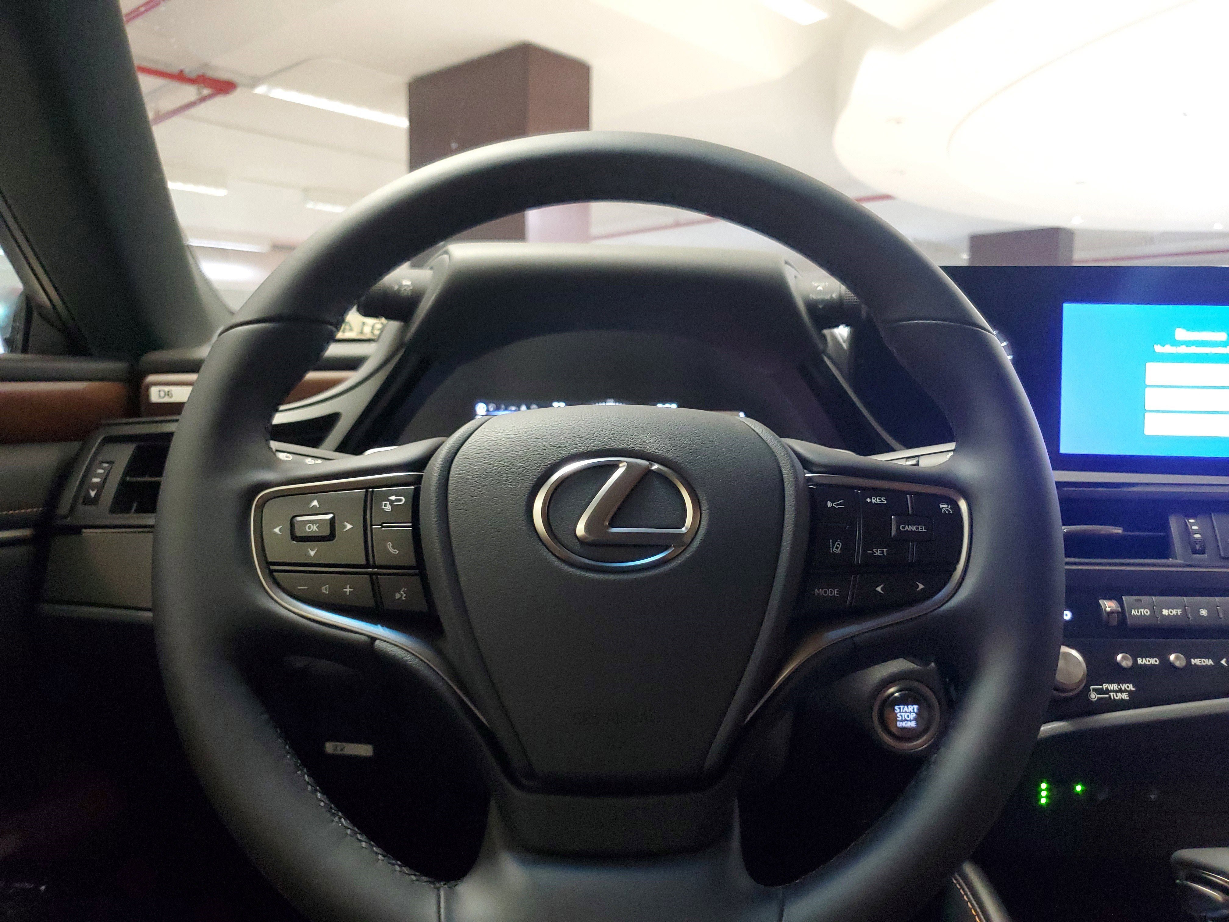 New 2025 Lexus ES 350 w/ Premium Package image 16