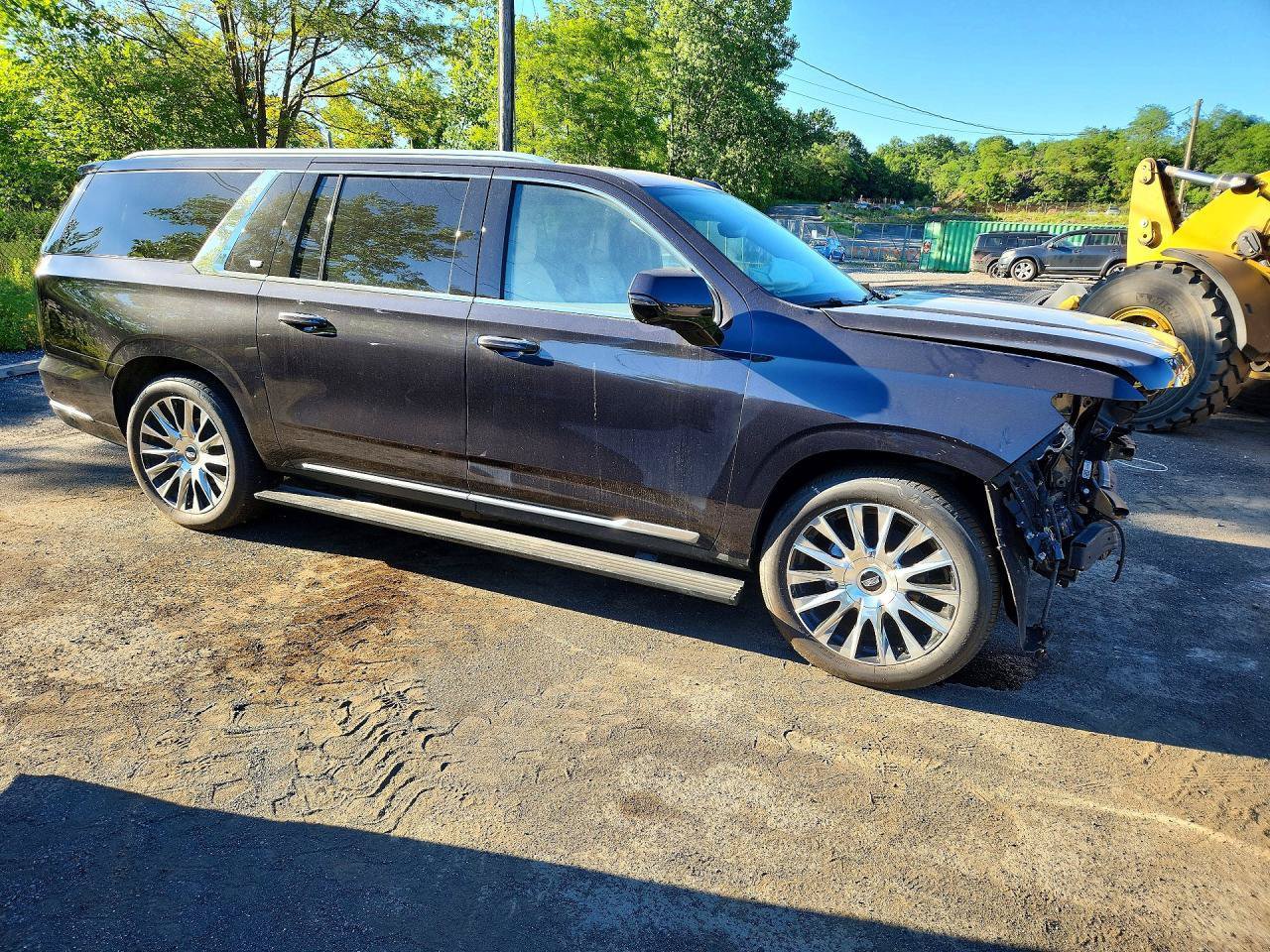 Used 2026 Cadillac Escalade ESV Platinum Luxury AWD/4WD image 1