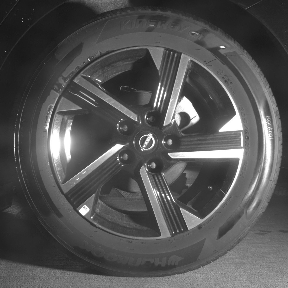 Used 2025 Nissan Sentra SV FWD image 14