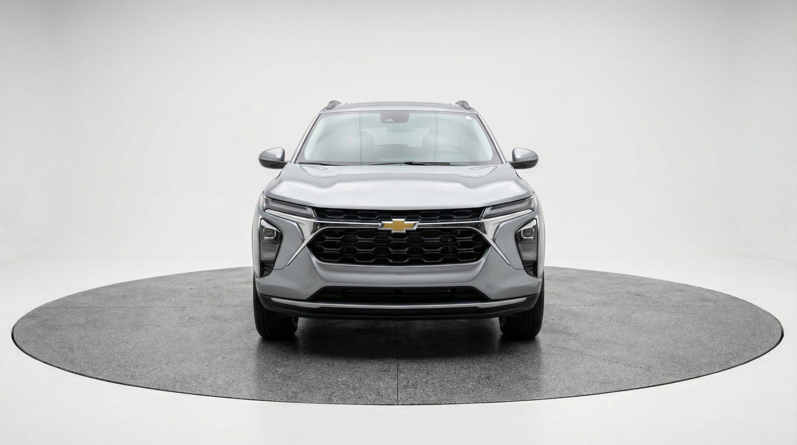 Used 2025 Chevrolet Trax LT image 2