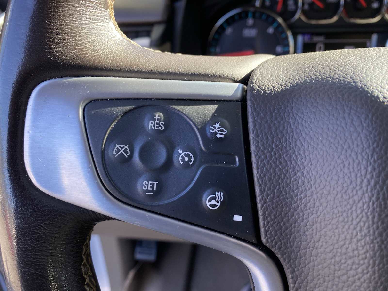 Used 2018 GMC Yukon XL SLT w/ Open Road Package image 21