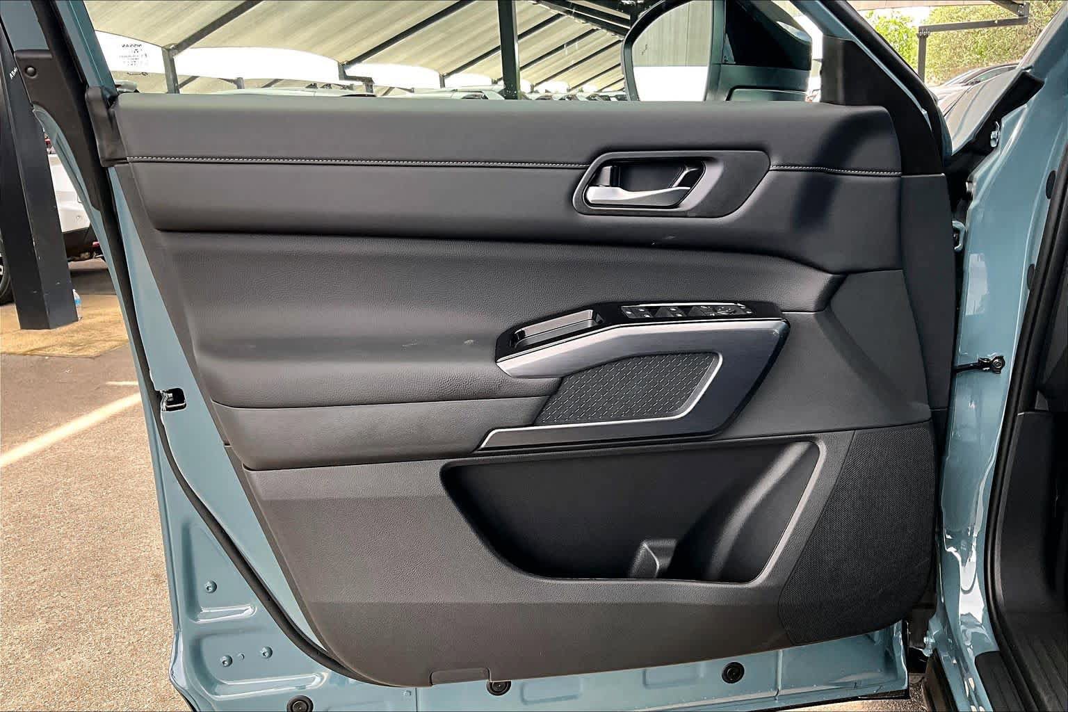 New 2026 Nissan Pathfinder SL AWD/4WD image 13